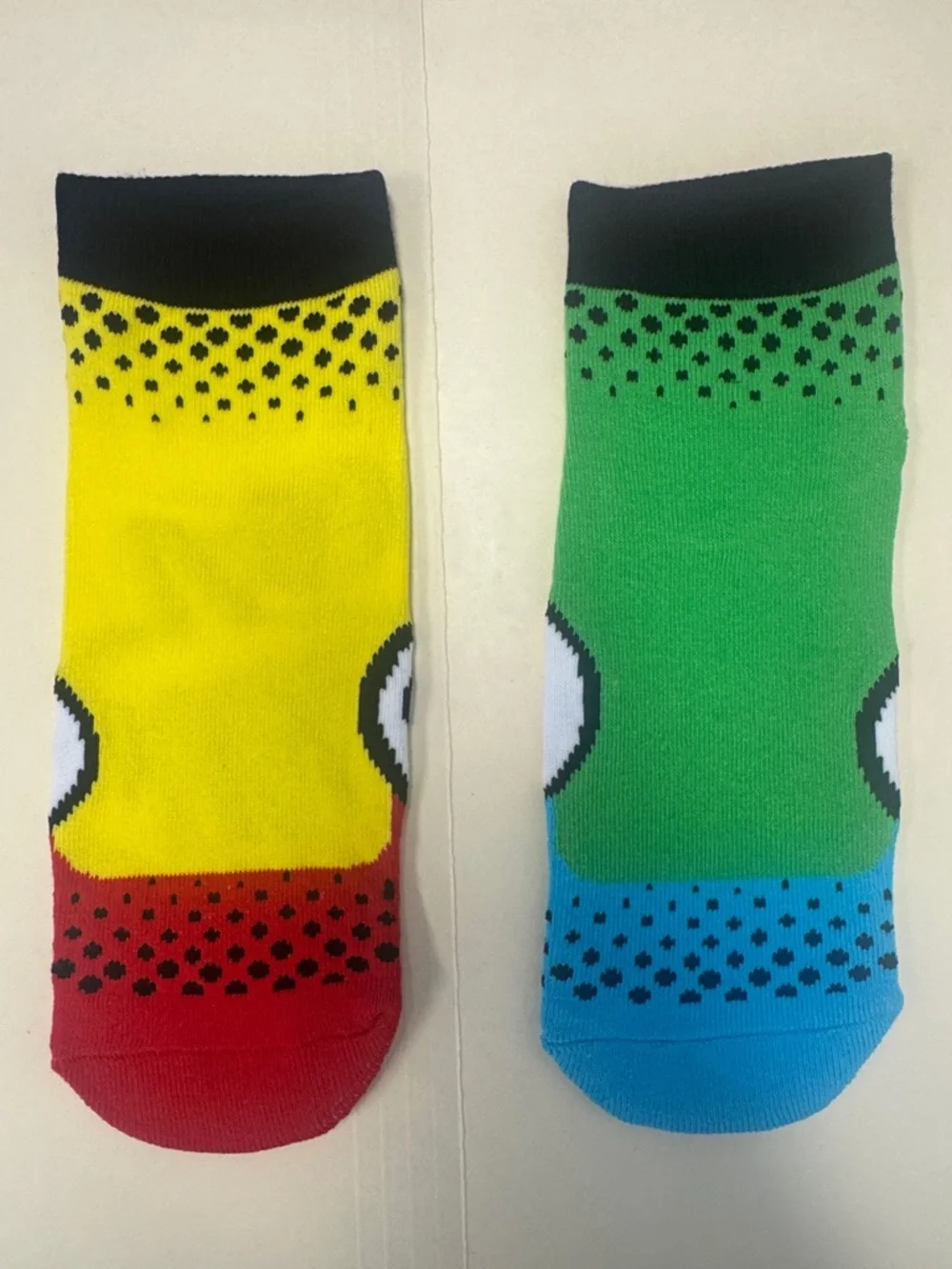 CARTOON SOCKS You’re Awesome & Appreciated Red Green Blue Yellow M Medium NIP